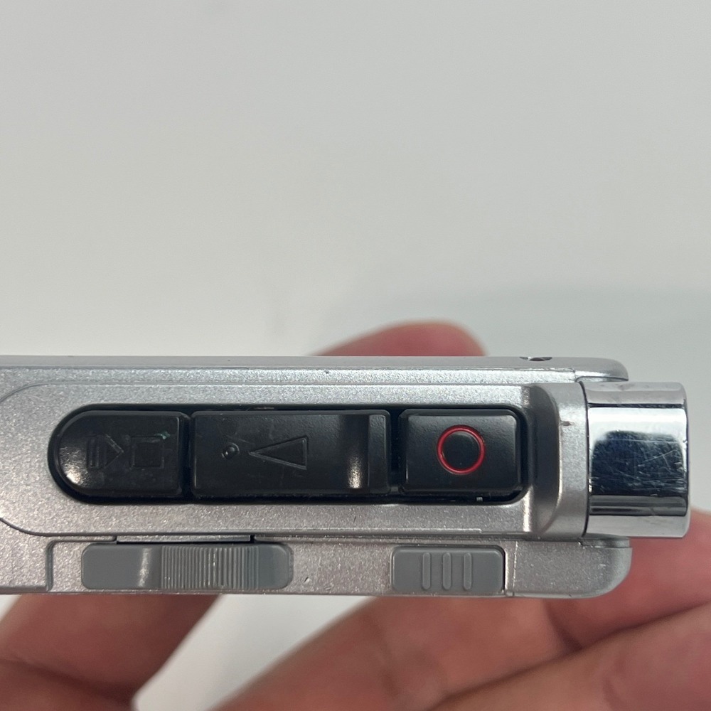 Sony M-560V Microcassette-Corder Handheld Voice Recorder FOR PARTS/REPAIR - Picture 8 of 9